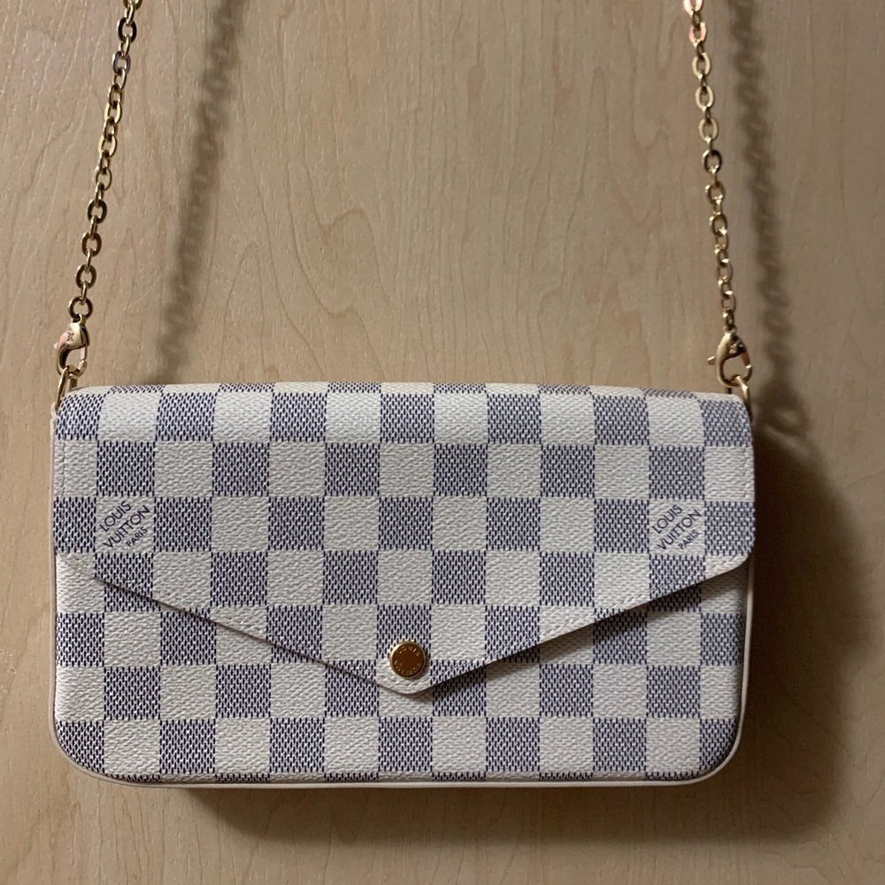 Louis Vuitton N63106
POCHETTE FELICIE